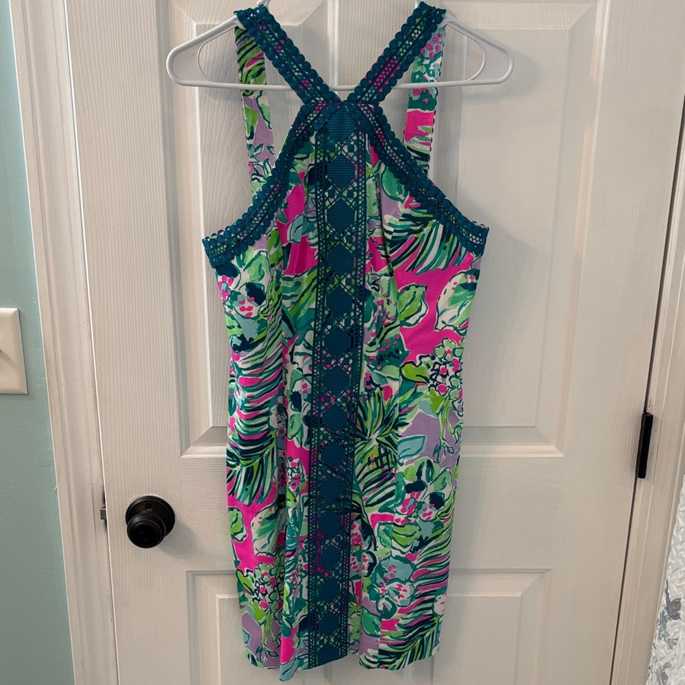 Lilly Pulitzer- Vibrant Floral Sleeveless Dress